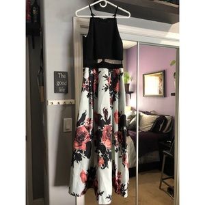 Prom/evening gown with peep holes and pockets